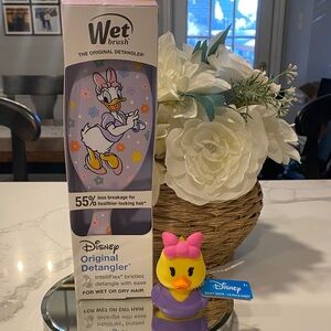 Disney Wet Brush with Daisy Duck Disney Duck